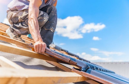 Pourquoi faire appel à un artisan couvreur pour vos travaux de toiture